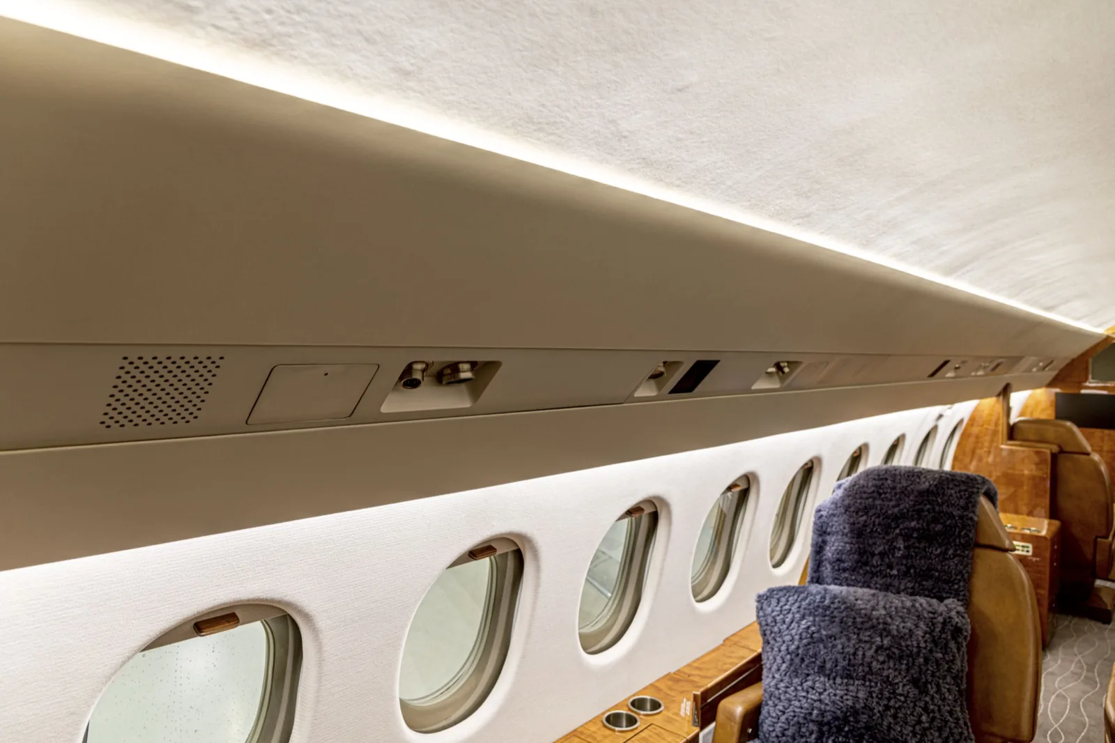 PWI Falcon 900B LED cabin lighting