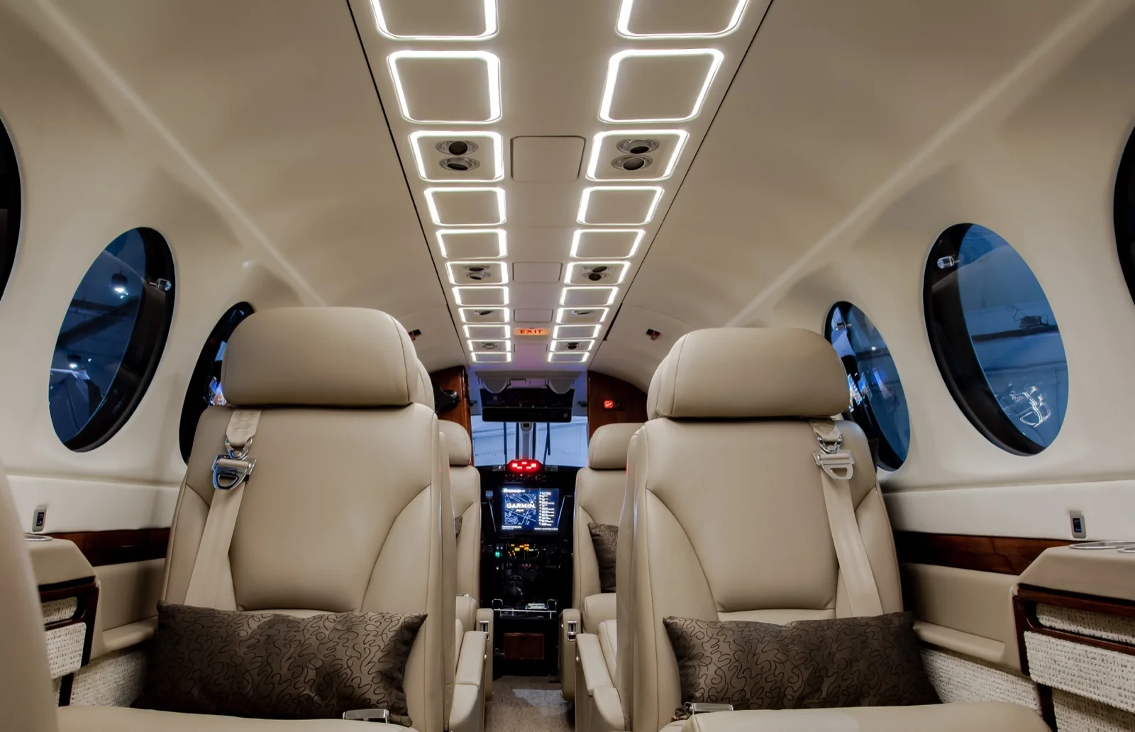 PWI King Air 300 series cabin LED lighting &mdash; detail
