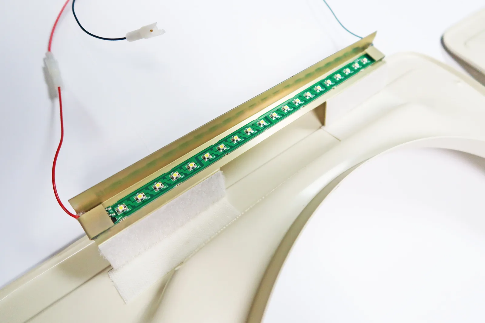 PWI King Air 90/100/200 series LED overhead panel &mdash; LED strip assembly, product photo