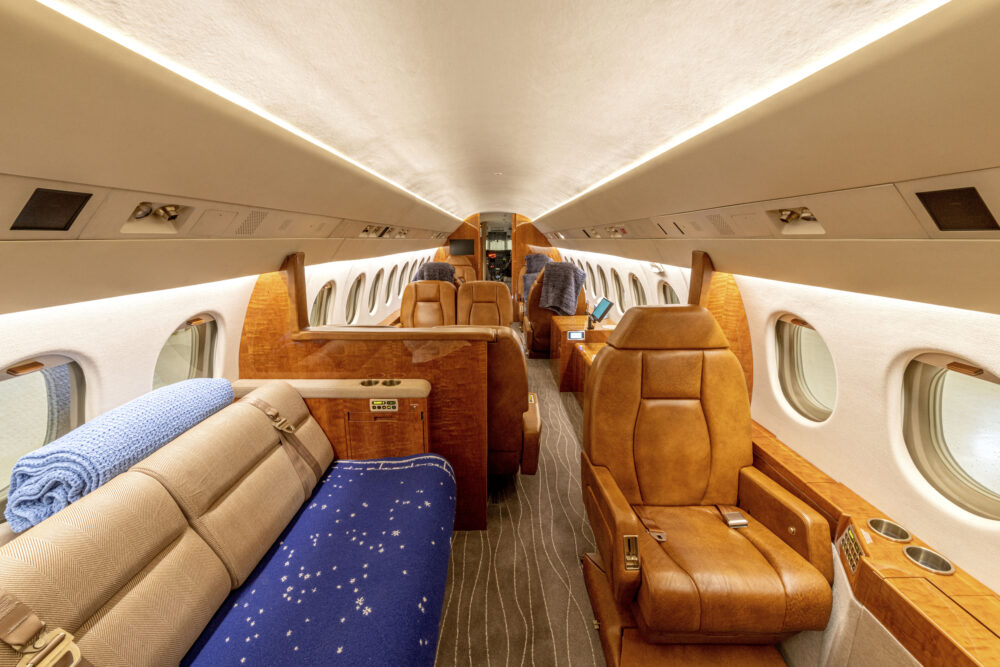The PMA-approved LED system for the Falcon 900B replaces the upwash and downwash lights in the entire cabin.